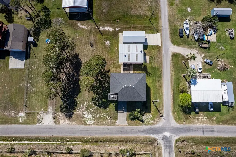 211 W Taylor Avenue, Port Oconnor, TX 77982 - #2