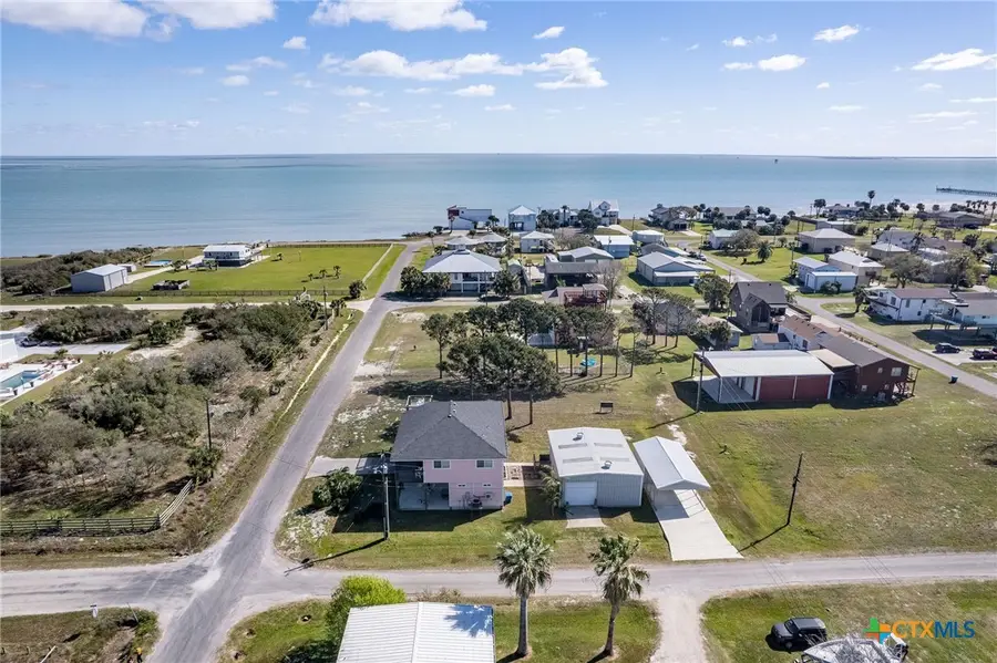 211 W Taylor Avenue, Port Oconnor, TX 77982 - #3