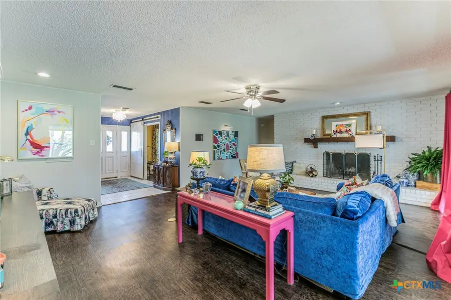 208 Highland Oaks Drive, Harker Heights, TX 76548 - #2