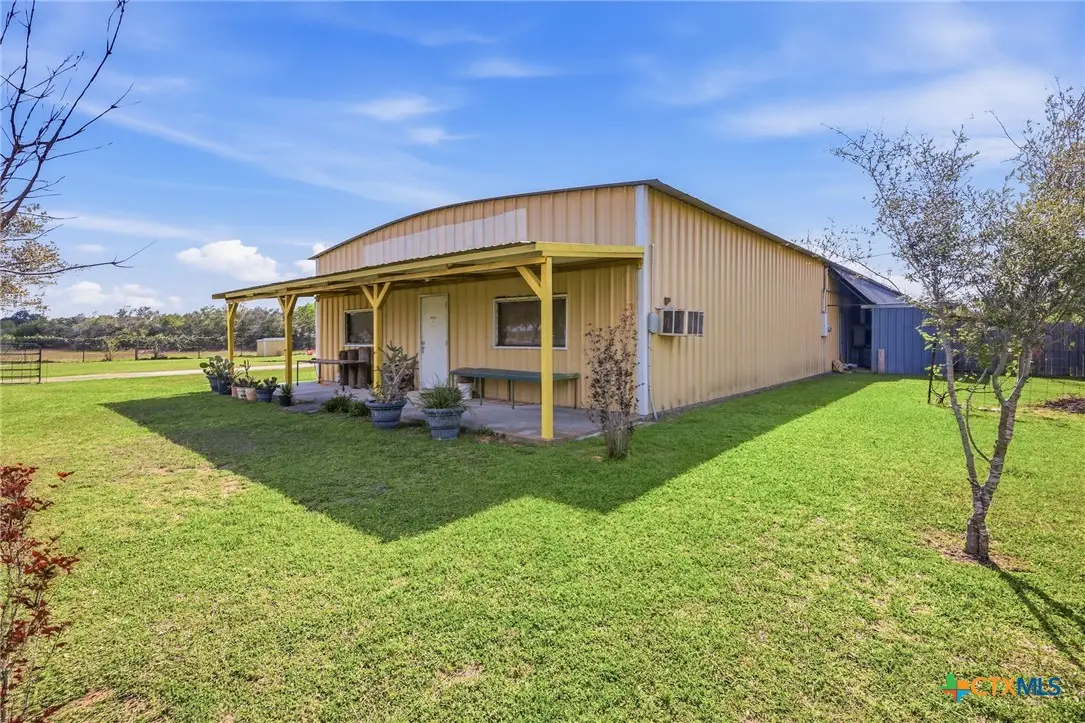 3278 State Highway 172, Ganado, TX 77962 - #1