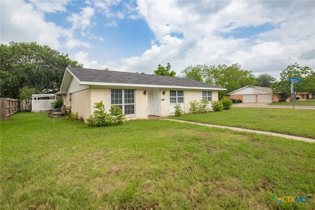 2512 E Airline Road, Victoria, TX 77901 - #1