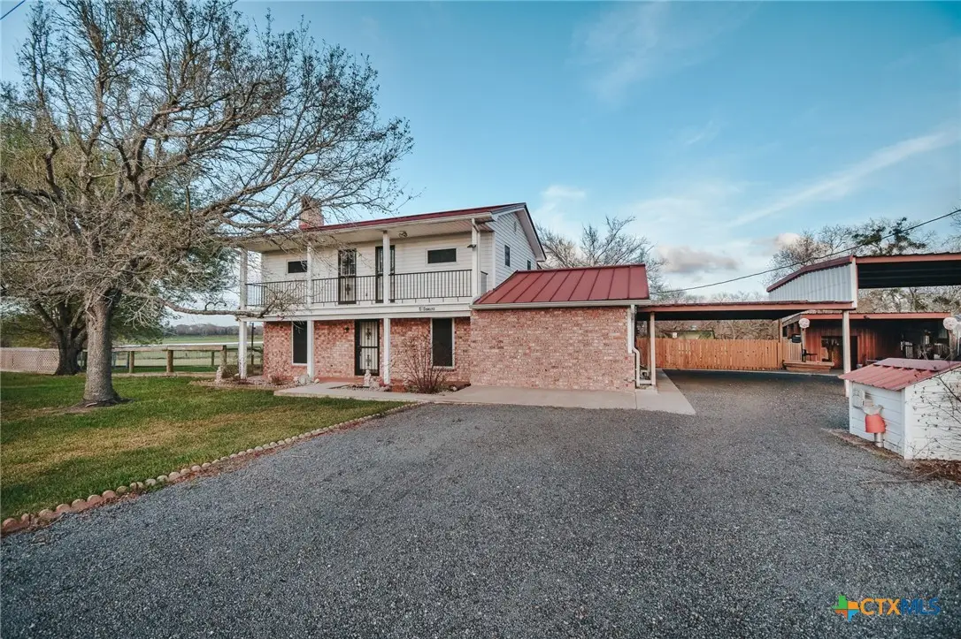 605 State Highway 172, Ganado, TX 77962 - #1