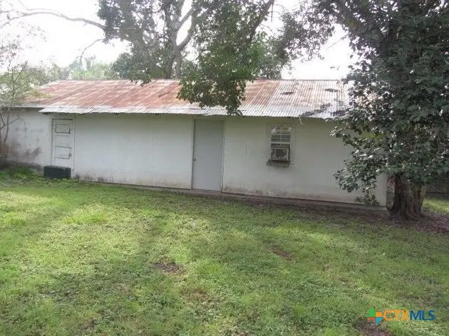 227 W End Street, Goliad, TX 77963 - #3