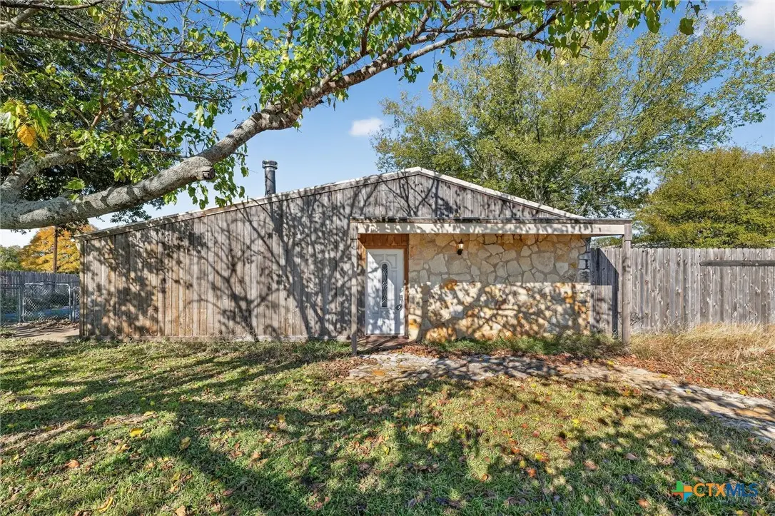 205 Lakewood Drive, Gatesville, TX 76528 - #1