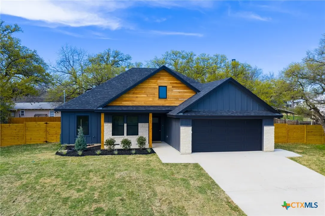 1105 W 1st Street, Lampasas, TX 76550 - #1