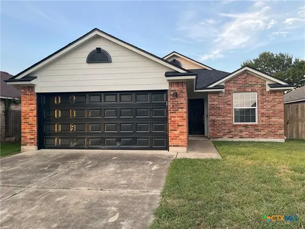 210 Yellowstone Drive, Victoria, TX 77904