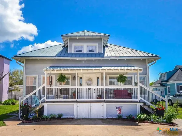 205 Main Street, Palacios, TX 77465