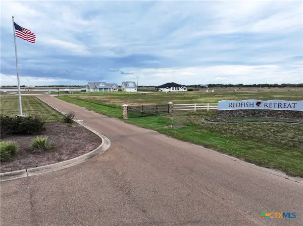 42 Redfish Retreat Drive, Port Lavaca, TX 77979