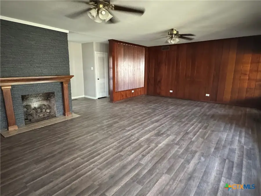 903 Avenue F, Moody, TX 76557 - #3