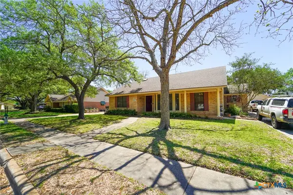 2801 E Loma Vista Avenue, Victoria, TX 77901