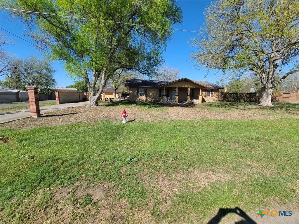 203 N West Street, Yorktown, TX 78164 - #1