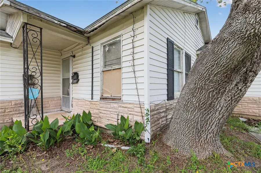 2011 N Jecker, Victoria, TX 77901 - #3