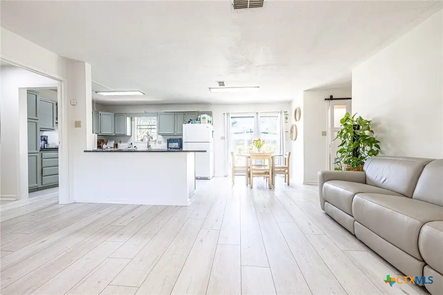 313 Dan Ave Avenue, Port Lavaca, TX 77979 - #3