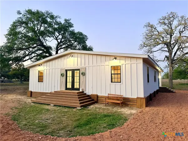 55 Rice Road, Yoakum, TX 77995