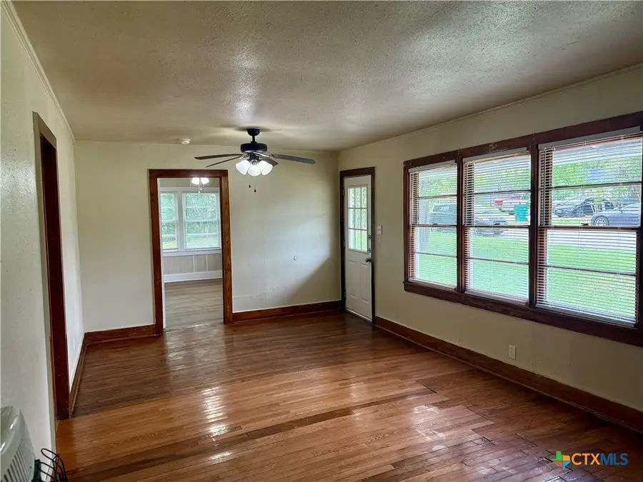 717 Surghnor Street, Belton, TX 76513 - #3