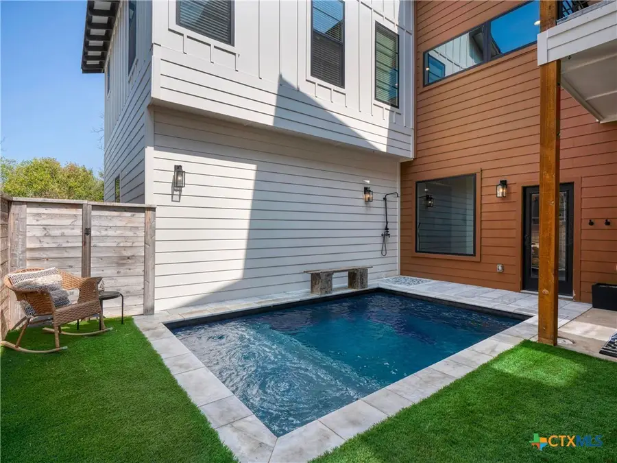 1136 Hauptstrasse, New Braunfels, TX 78130 - #2