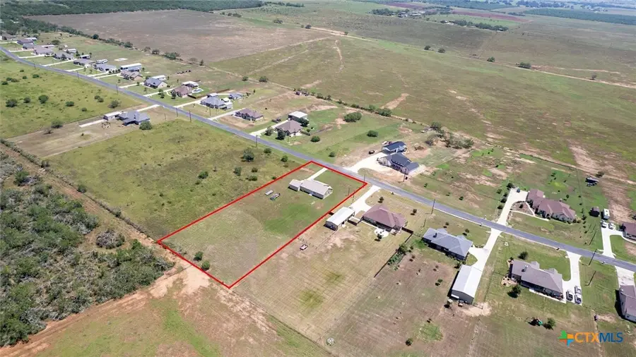 145 Gentle Breeze, Floresville, TX 78114 - #2