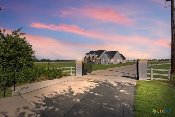 821 Silent Valley Road, Lockhart, TX 78644