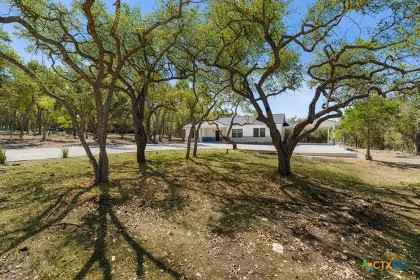 408 Rust Ranch Road, Blanco, TX 78606