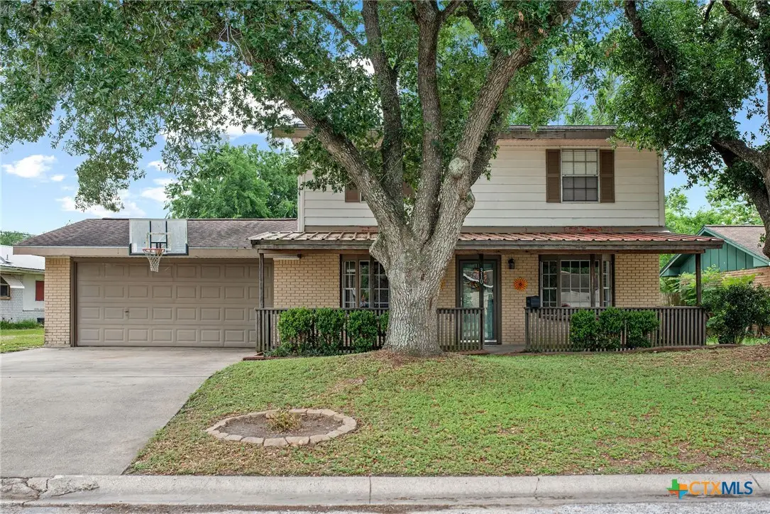 310 Glenbrook Lane, Port Lavaca, TX 77979 - #1