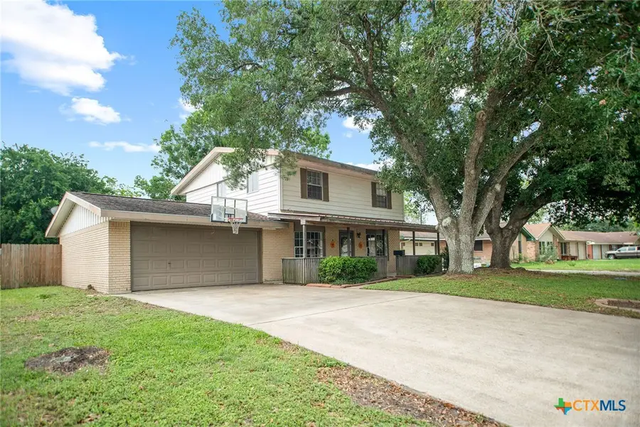 310 Glenbrook Lane, Port Lavaca, TX 77979 - #2