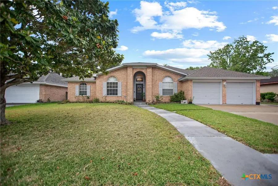 106 La Salle Boulevard, Port Lavaca, TX 77979 - #2