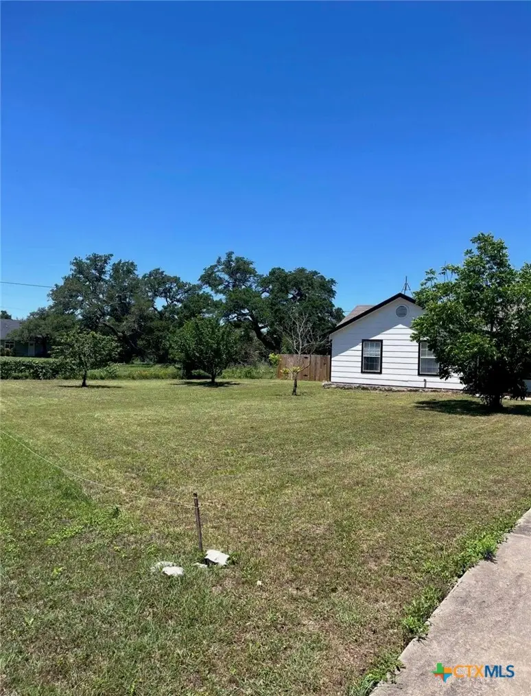 90 Huge Oak Street, Bertram, TX 78605 - #1