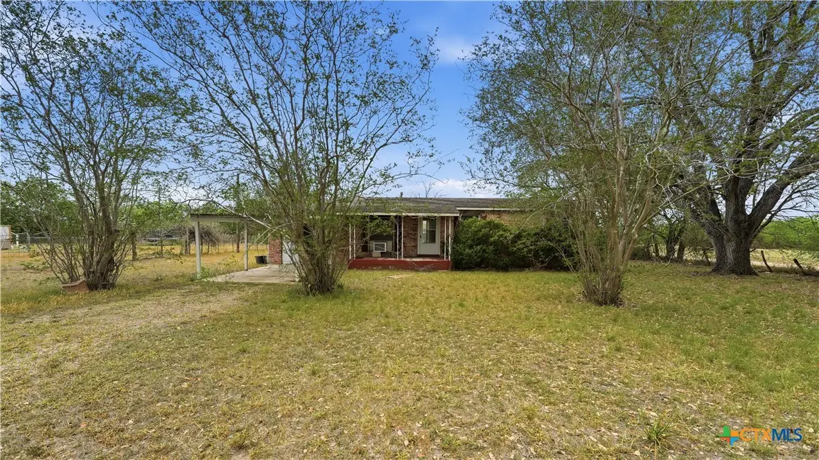 2900 E I-10, Seguin, TX 78155 - #1