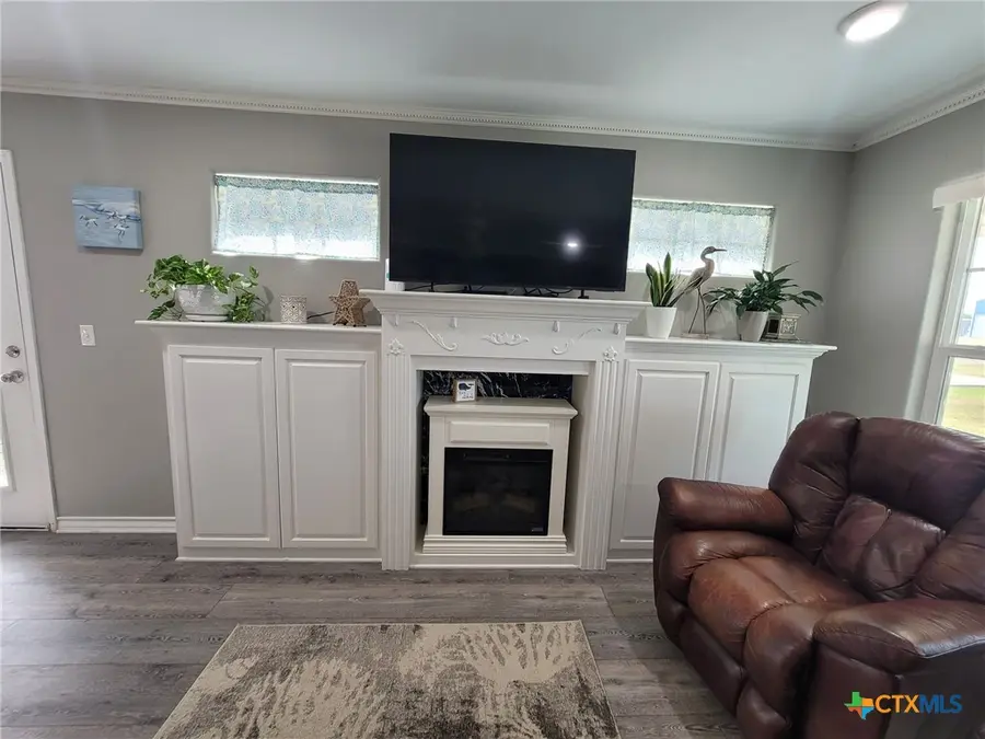 1404 W Baltimore Avenue, Seadrift, TX 77983 - #3