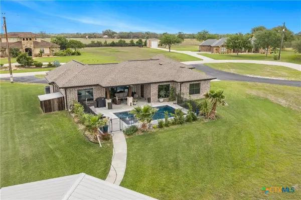 415 Juniper Trail, Yoakum, TX 77995