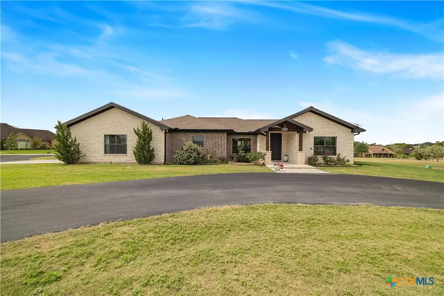 415 Juniper Trail, Yoakum, TX 77995 - #2