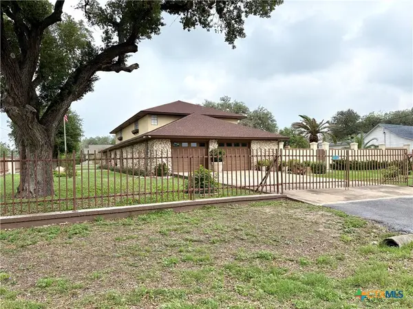 313 N Church, Goliad, TX 77963