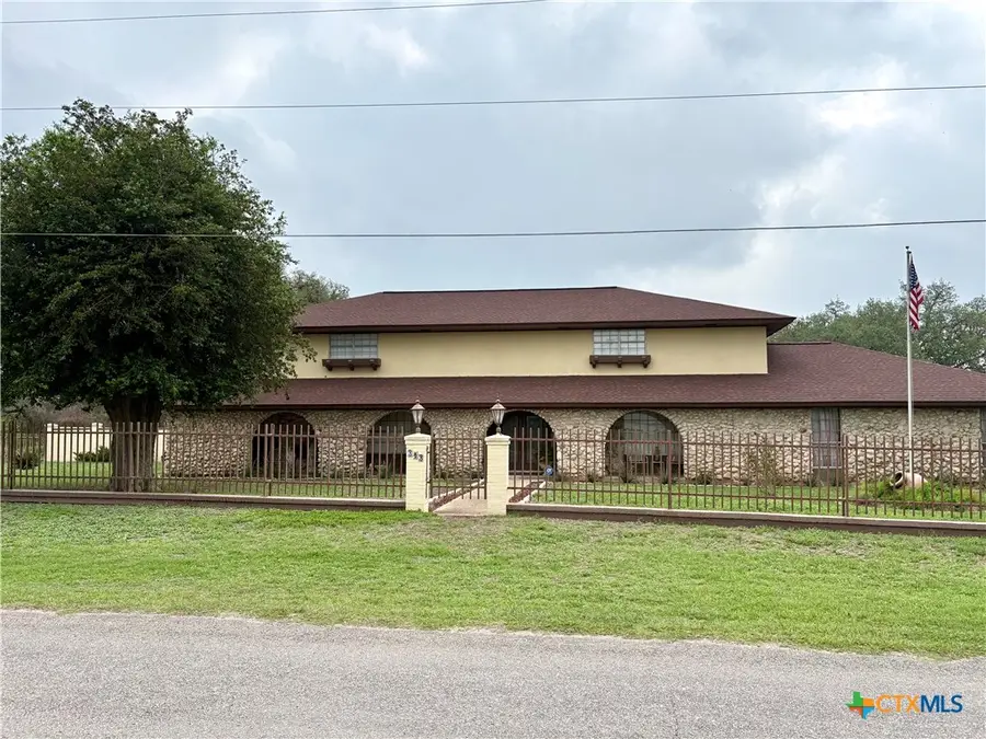 313 N Church, Goliad, TX 77963 - #2