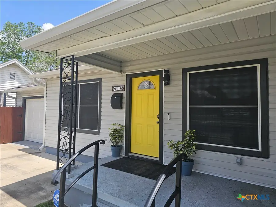 2002 N Wheeler Street, Victoria, TX 77901 - #3