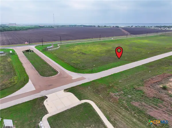 138 Redfish Retreat, Port Lavaca, TX 77979