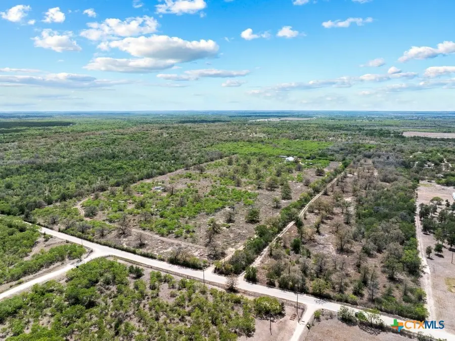 2124 Bugtussle, Luling, TX 78648 - #2