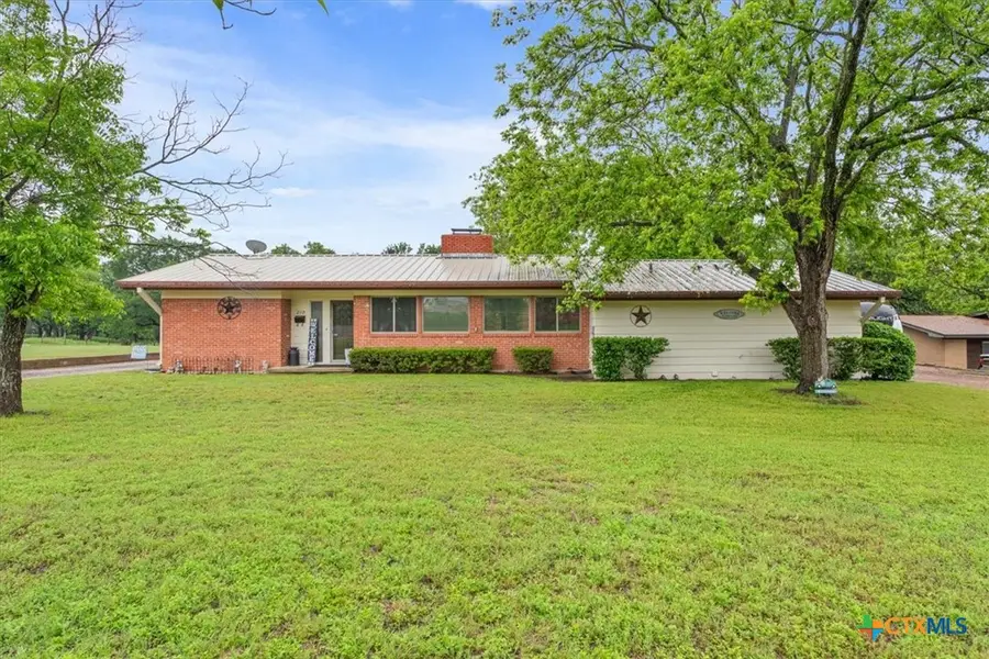 210 E Leon Street, Gatesville, TX 76528 - #2