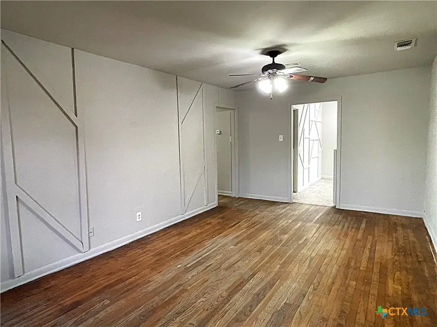 2405 E Mimosa Avenue, Victoria, TX 77901 - #3