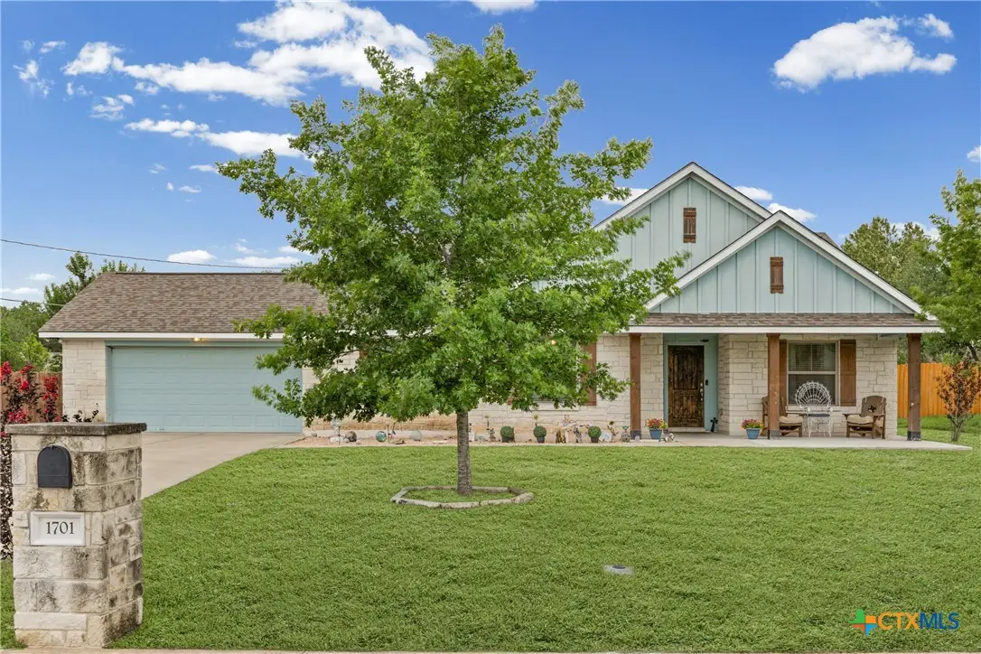1701 Meadow Lane, Lockhart, TX 78644 - #1