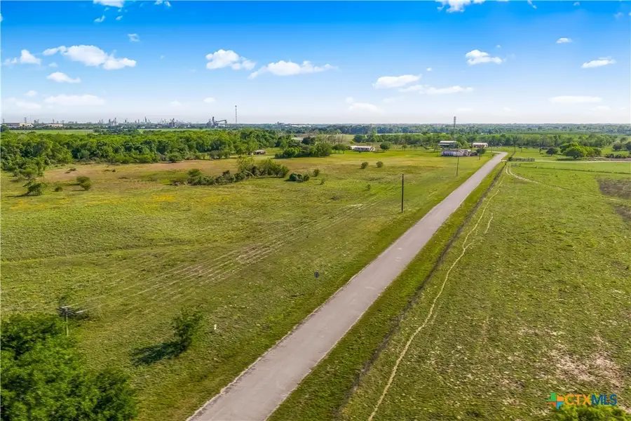 417 Old Bloomington Road, Victoria, TX 77905 - #2