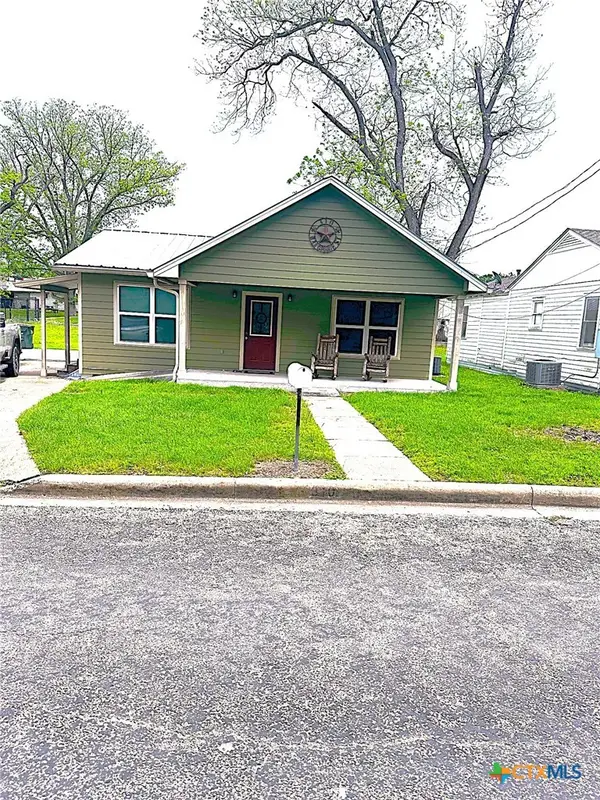 310 N La Grange Street, Hallettsville, TX 77964