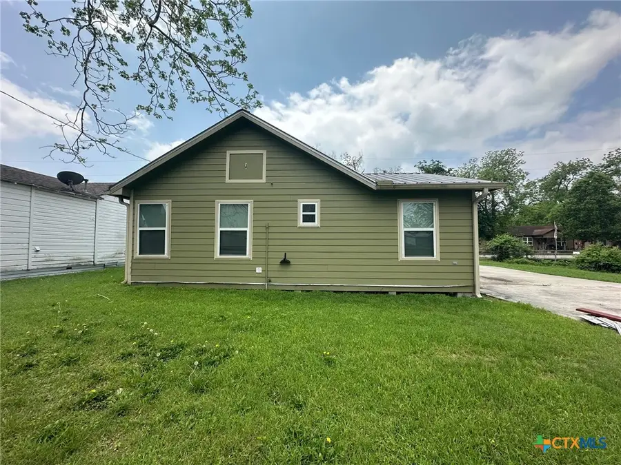 310 N La Grange Street, Hallettsville, TX 77964 - #2