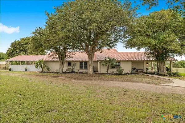 8359 Lower Mission Valley Road, Victoria, TX 77905