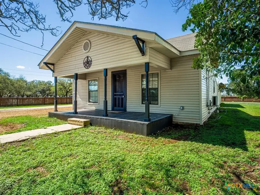 103 N Avenue Q, Johnson City, TX 78636 - #2