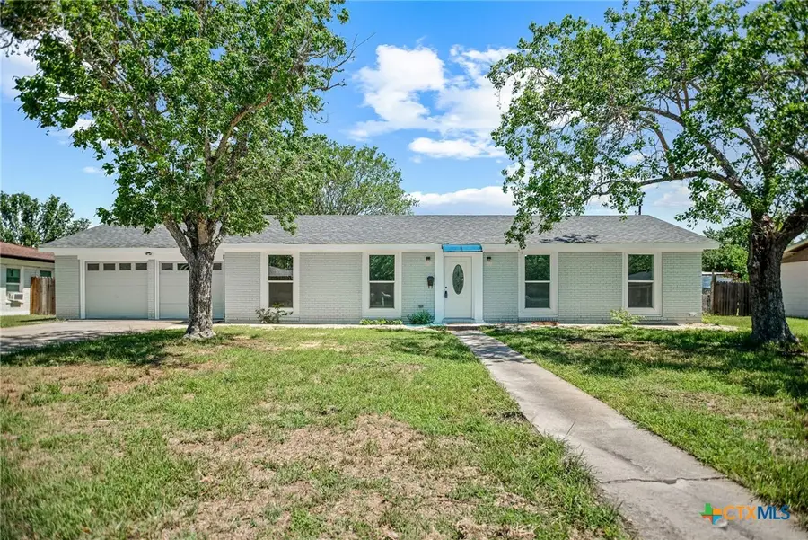 210 Travis Street, Port Lavaca, TX 77979 - #2