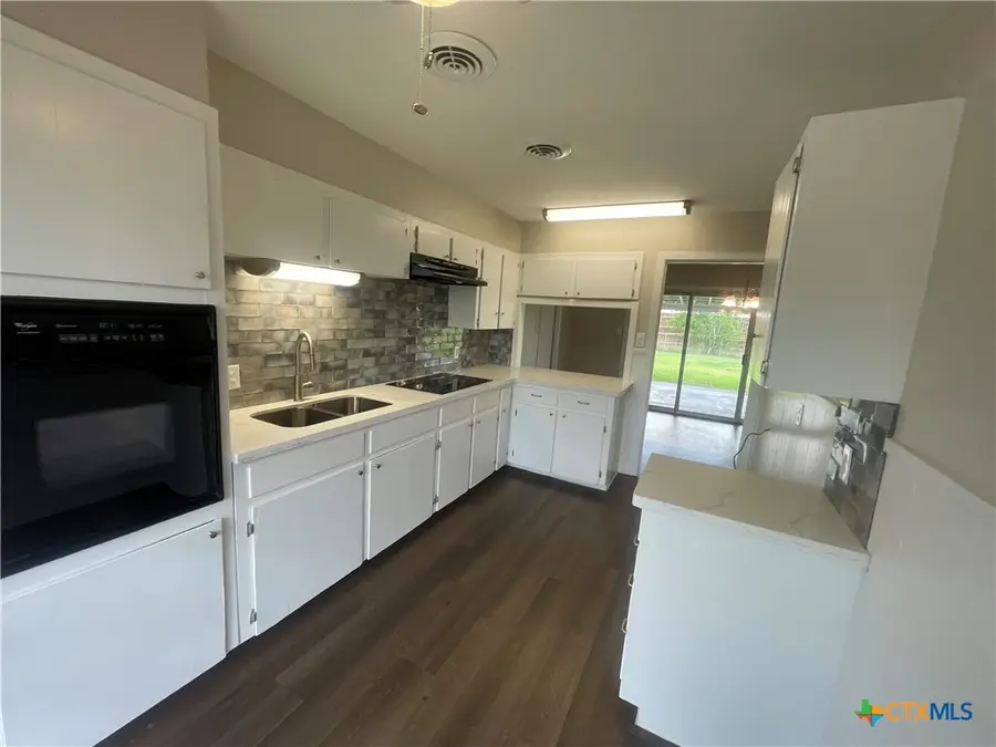 2006 Bon Aire Avenue, Victoria, TX 77901 - #3