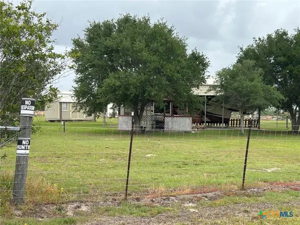 120 Mcalister Lane, Seadrift, TX 77983