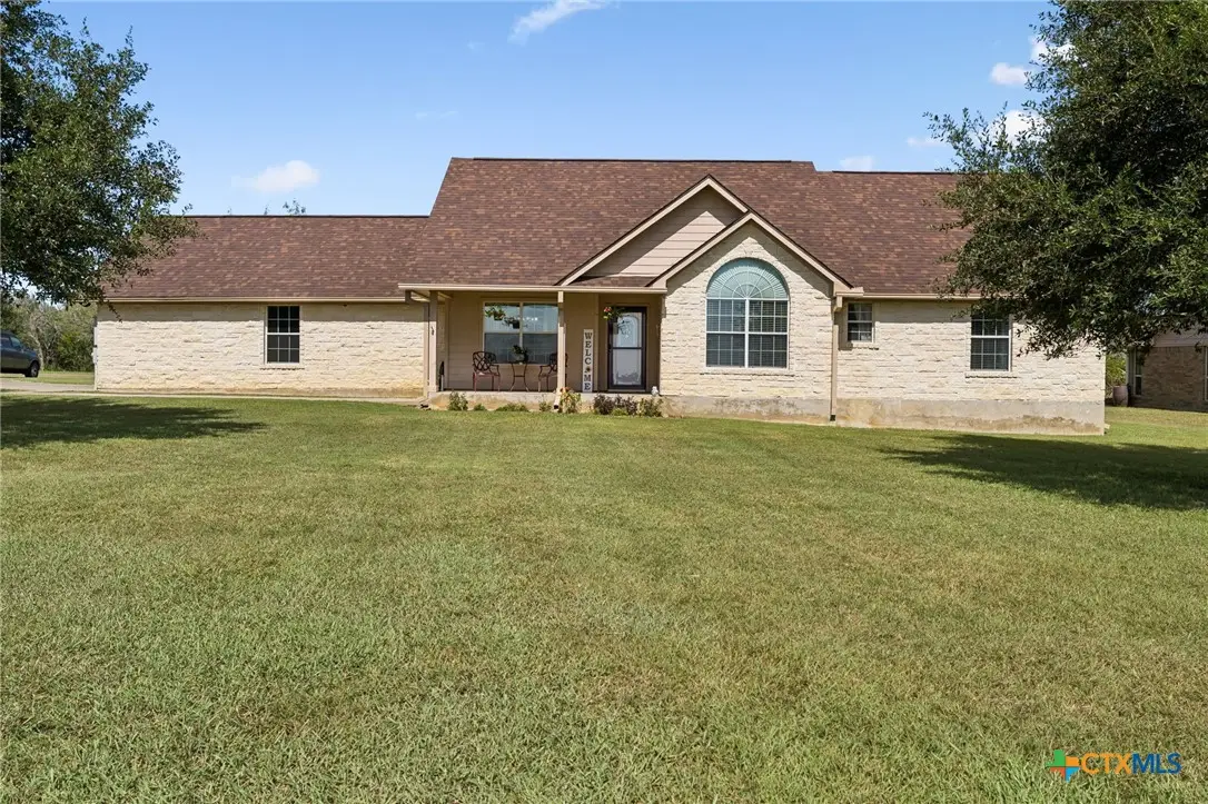 175 Creekwood Drive, Gonzales, TX 78629 - #1