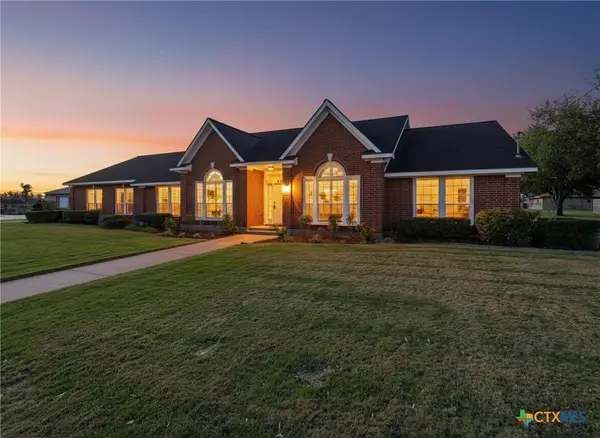 714 Louisiana Avenue, Shiner, TX 77984