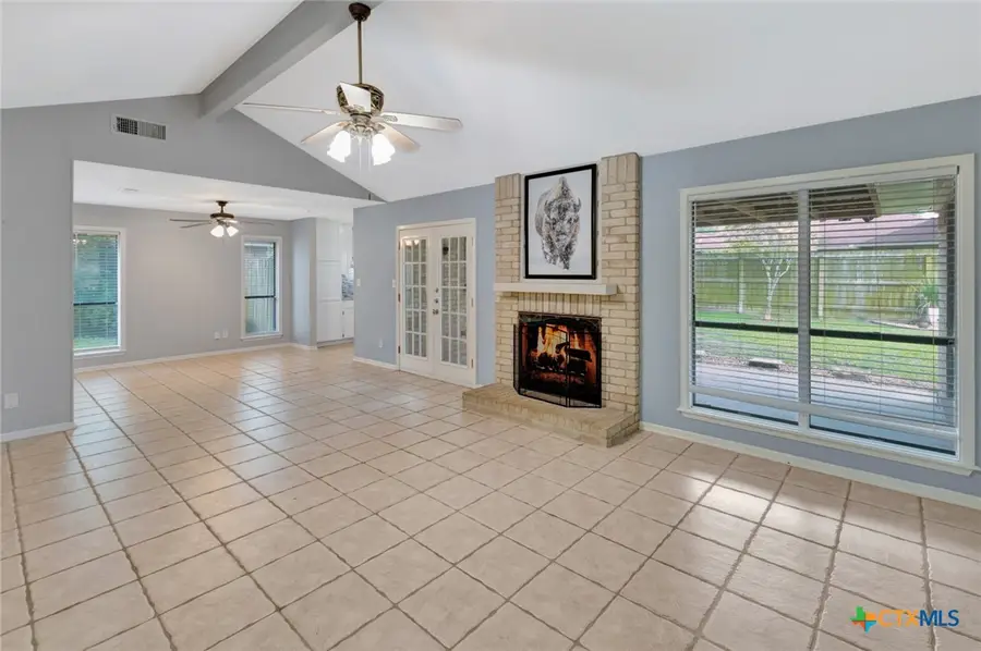 405 Roanoke Drive, Victoria, TX 77904 - #3